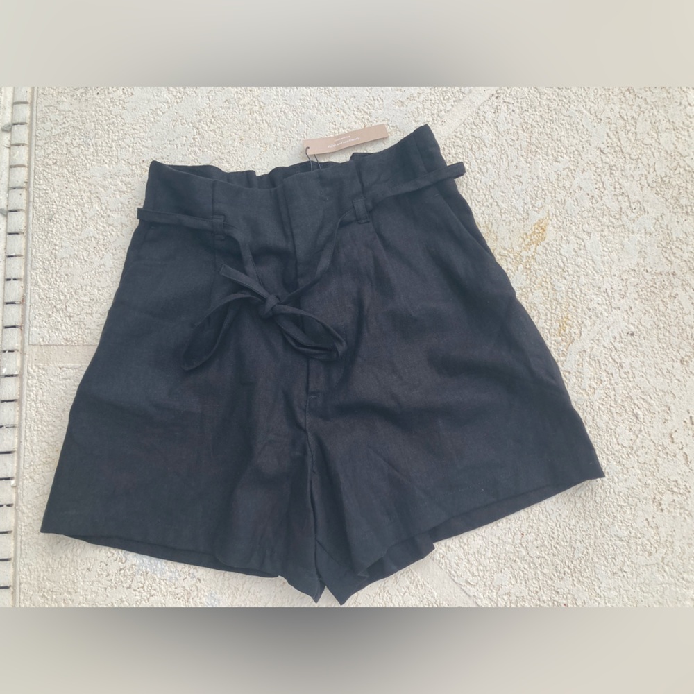 New Love Tree Women’s  55% linen Shorts size L color black